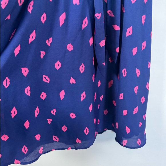 ModCloth Fits of Bliss Flutter Sleeve Dress Womens Medium Lipstick Print Flirty - Picture 7 of 15